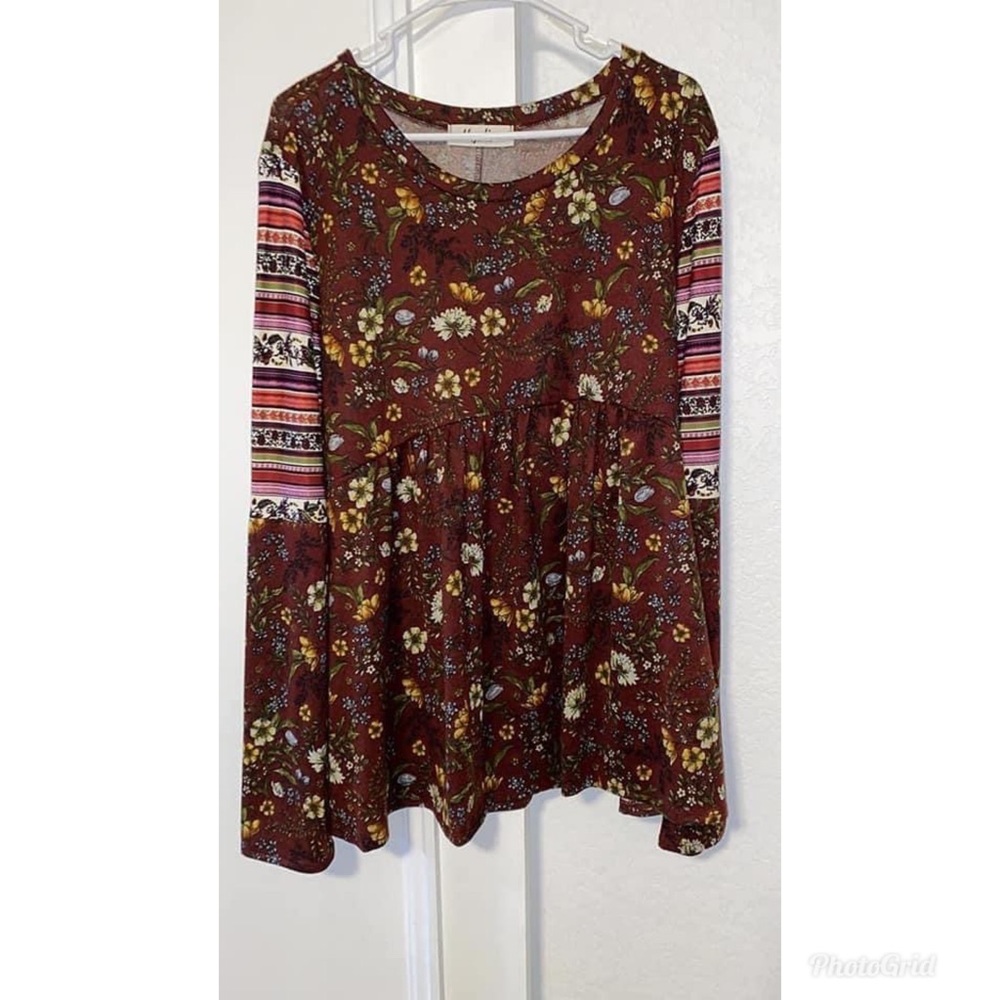 Long sleeve floral print blouse. Size 3xl